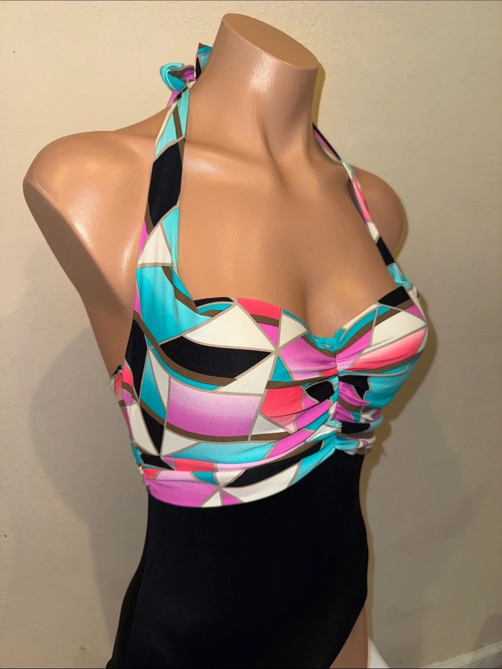 NWT Coco Reef one piece swimsuit size 32/34C underwire - Picture 3 of 4